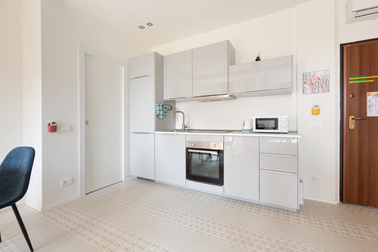 Milano Renovated Studio Apts Exterior foto